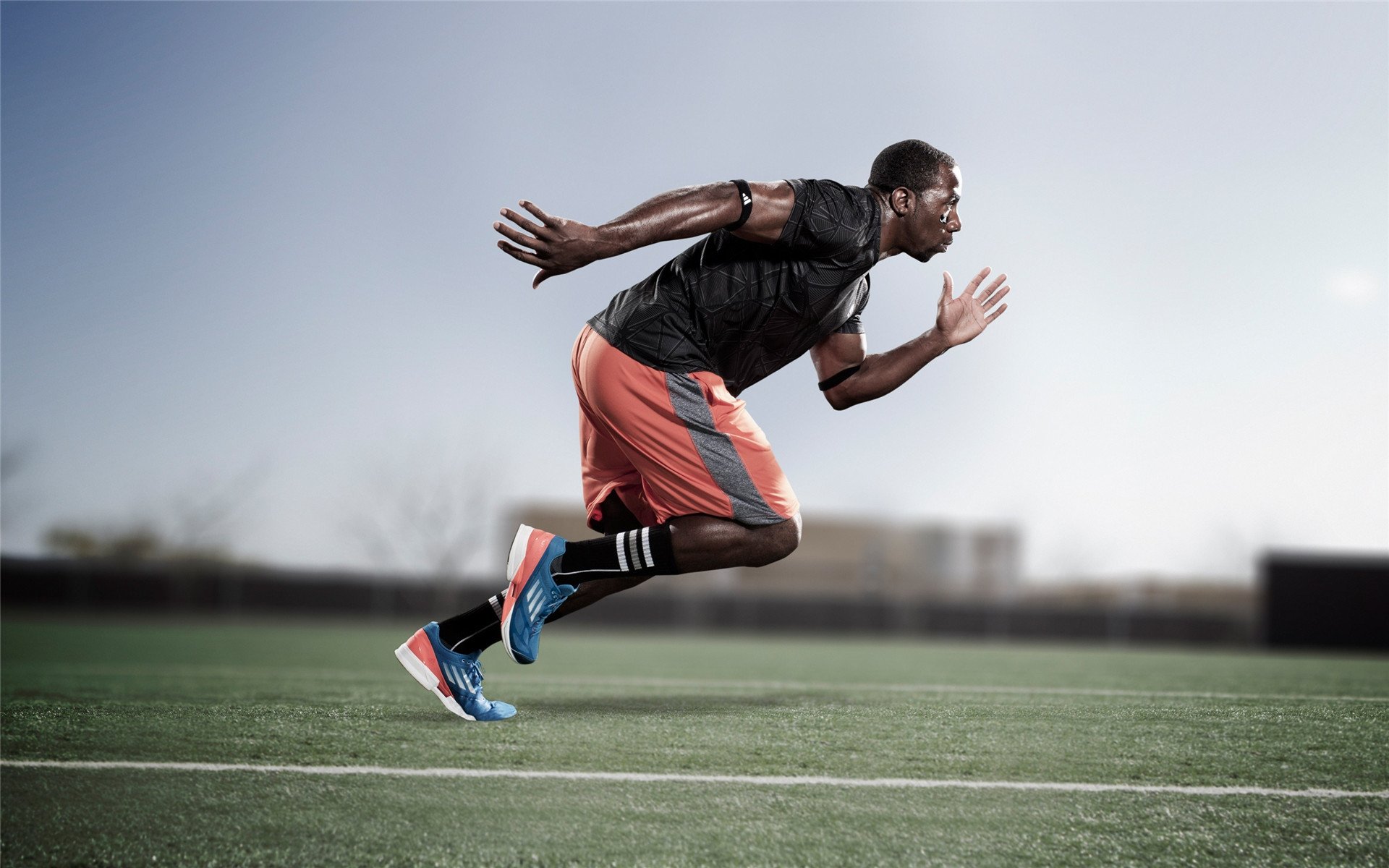 九游官网-球迷“创意无限”自制作品：带你重温最感动瞬间，自创球技免费